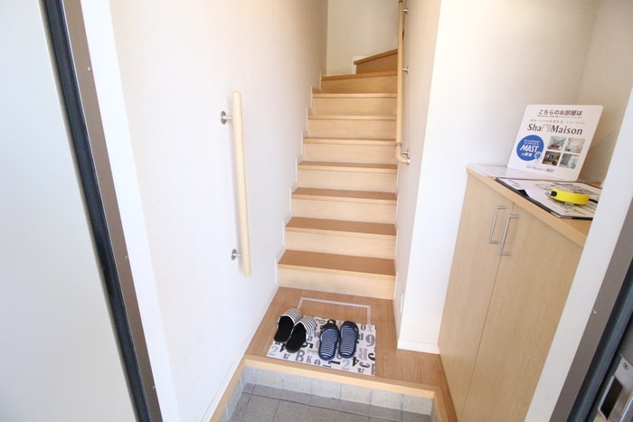 玄関 ラフィーネ緑園C