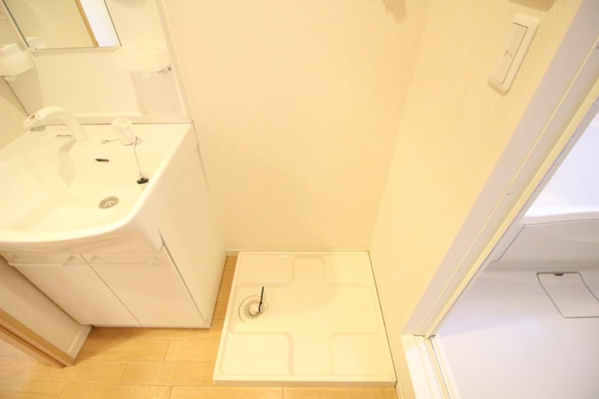 洗濯機置場 ラフィーネ緑園C