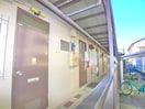 エントランス部分 ハイツ服部
