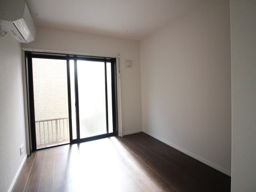 居室 INside Grove EVE