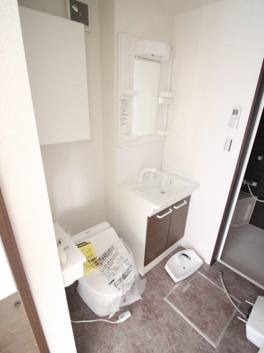 トイレ INside Grove EVE