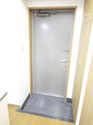 玄関 ルーブル旗の台