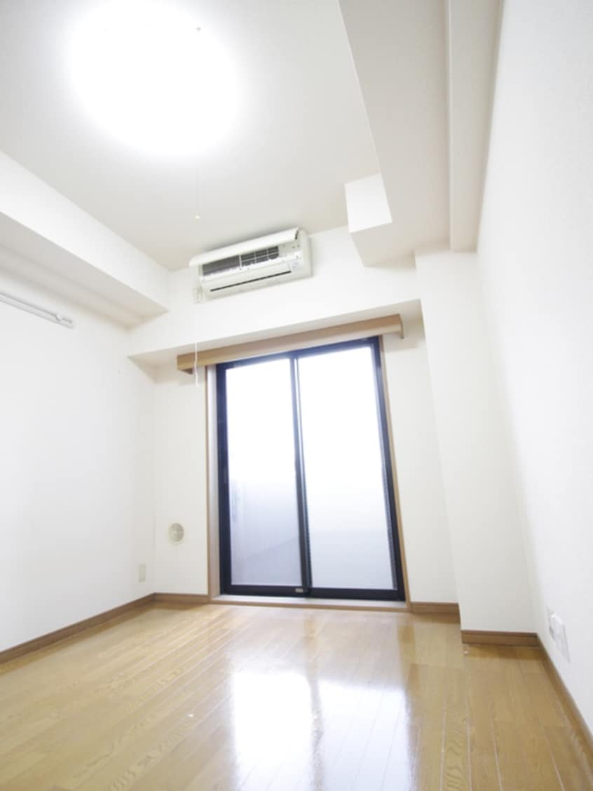 居室 ルーブル旗の台