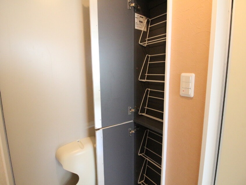 靴箱 ユナイト衣笠マドレーヌの瞳