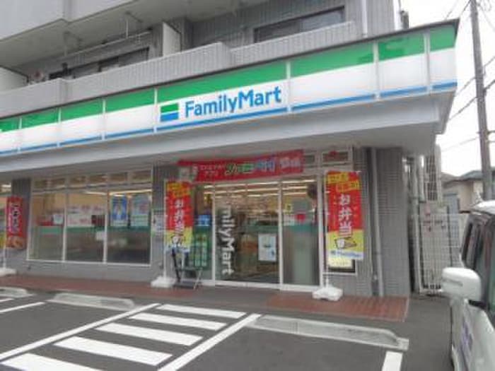 ファミリーマート(コンビニ)まで216m アザ－レ・キュリオス長津田Ｂ棟