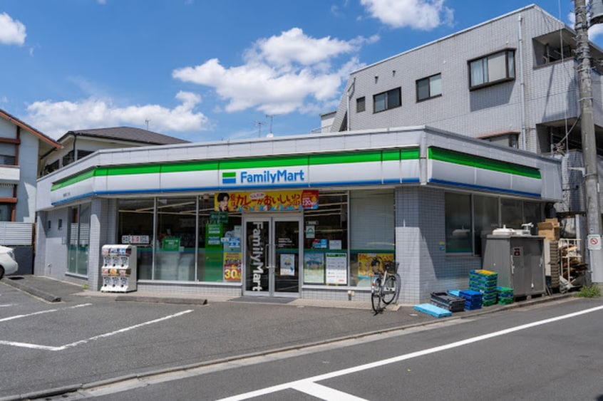 ファミリーマート豊島要町二丁目店(コンビニ)まで252m エルスタンザ千早