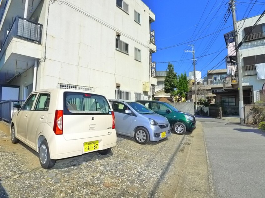 駐車場 マコトマンション