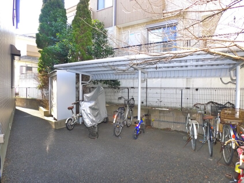 駐輪場 グランパール