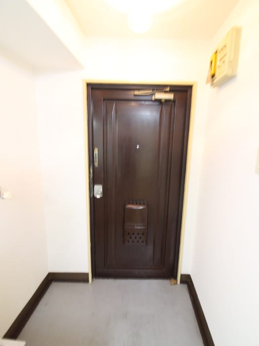 玄関 いみづビル