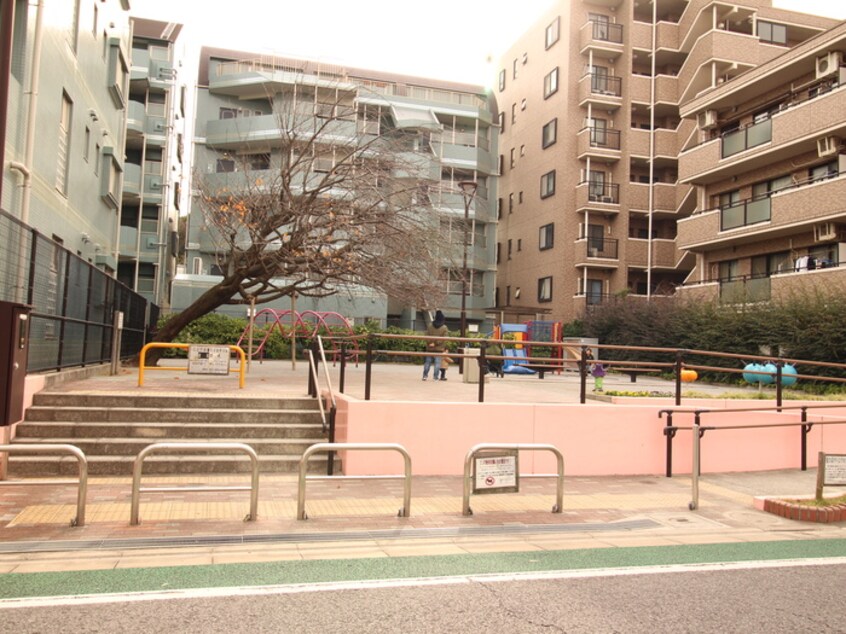 かしわ公園(公園)まで166m カ－サ巴南蔵院Ⅲ