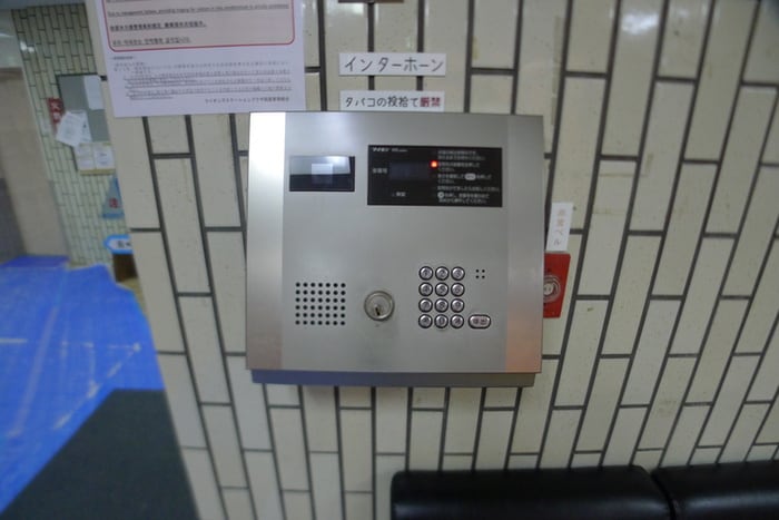 エントランス部分 ﾗｲｵﾝｽﾞｽﾃｰｼｮﾝﾌﾟﾗｻﾞ両国(1404)