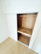 収納 フジヤクレストコ－トＡ