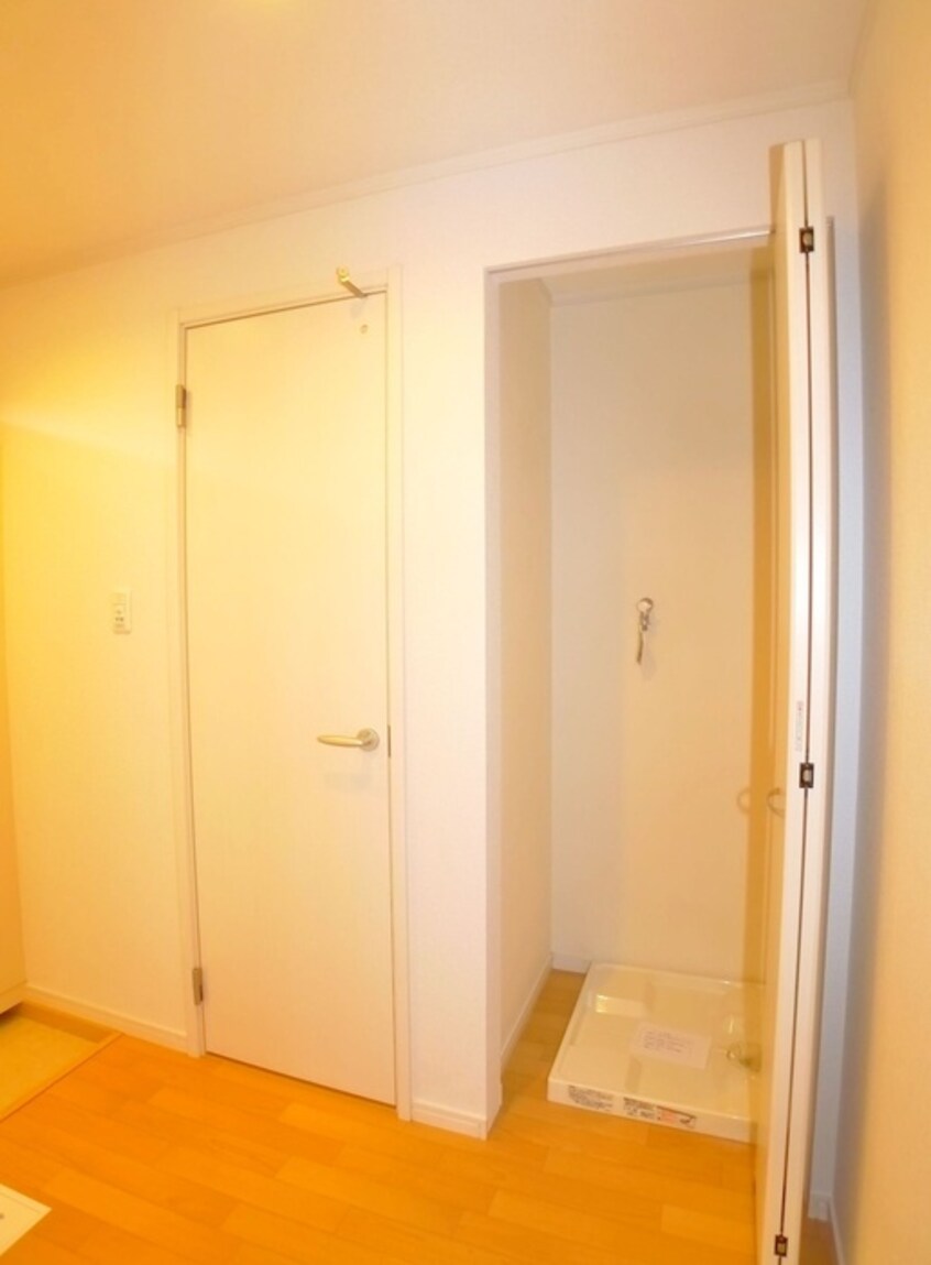 洗濯機置場 ウィステリア　シャト－