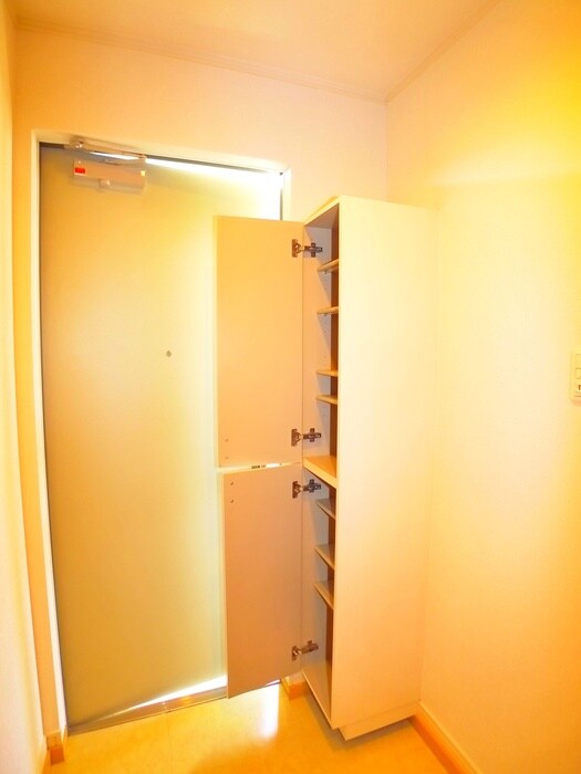 玄関 ウィステリア　シャト－