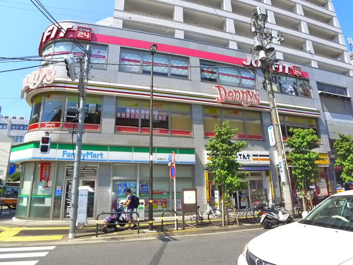 デニーズ(その他飲食（ファミレスなど）)まで793m 綾東ヴィレッジ壱番館