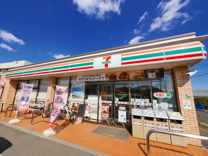 セブンイレブン(コンビニ)まで720m ファブ－ル谷原Ⅱ