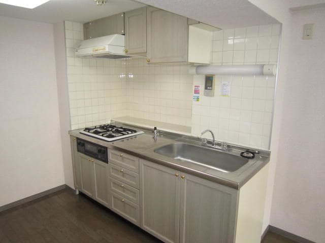 キッチン フロ－ラルパレス元町