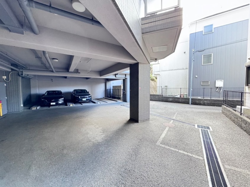 駐車場 フロ－ラルパレス元町