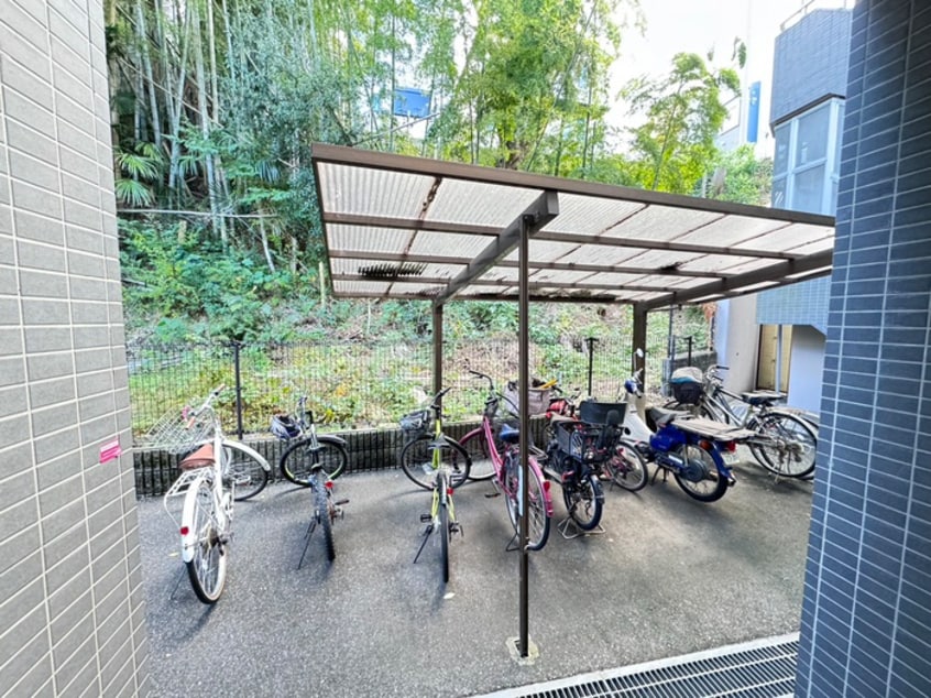 駐輪場 フロ－ラルパレス元町