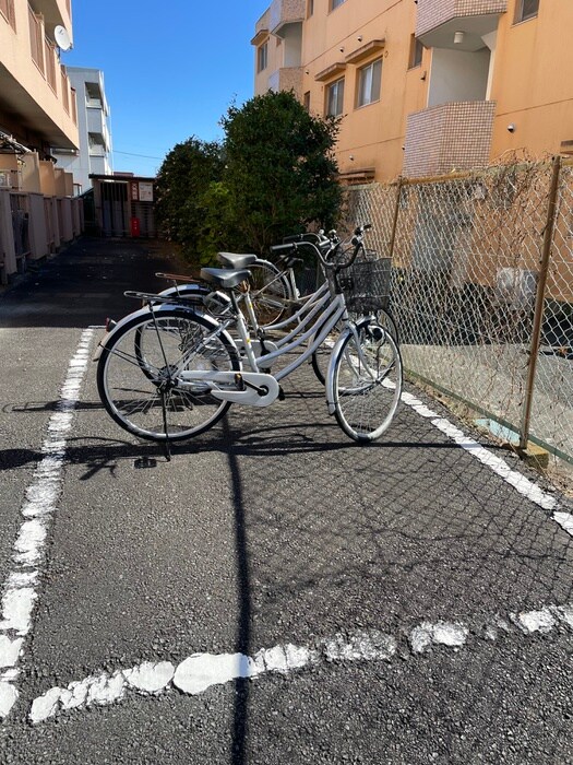 駐輪場 ｻﾝﾊｲﾂ越野