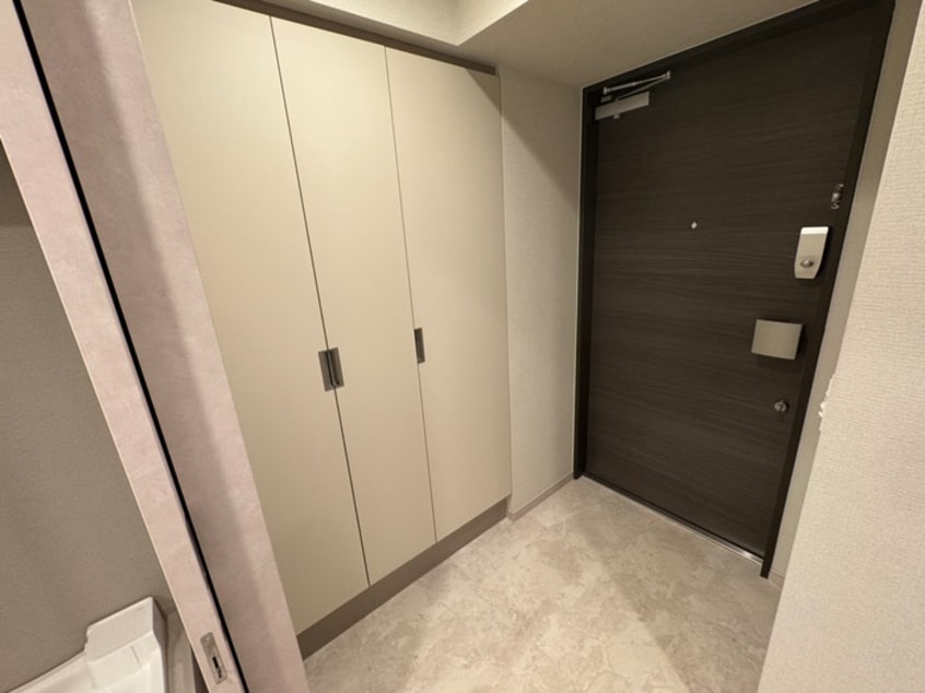 玄関 ﾌﾟﾗｳﾄﾞﾌﾗｯﾄ三越前ｲｰｽﾄ