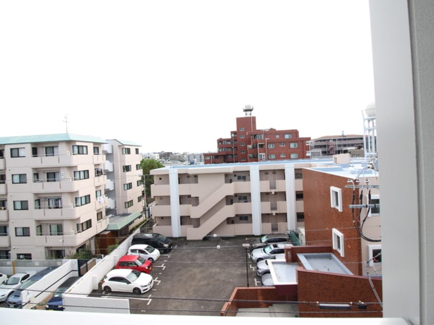 室内からの展望 ヴァロータ氷川台