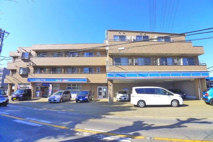 ローソン(コンビニ)まで10m グランシャトー津田沼