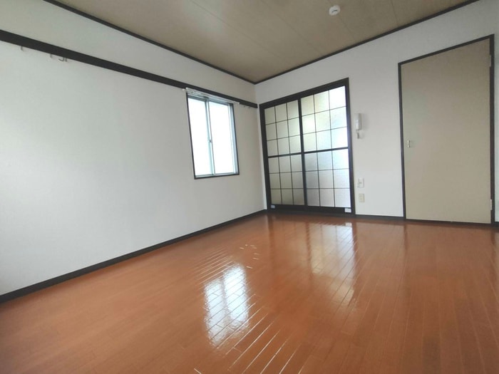 居室 ソーラーハイツ