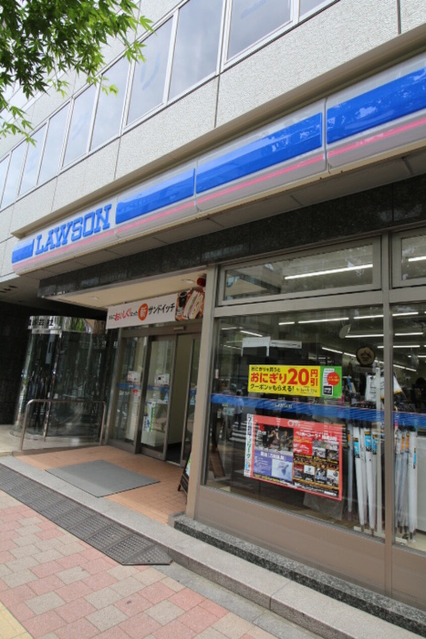 ローソン 銀座四丁目昭和通店(コンビニ)まで45m ﾐﾚｱｺｰﾄ銀座ﾌﾟﾚﾐｱ