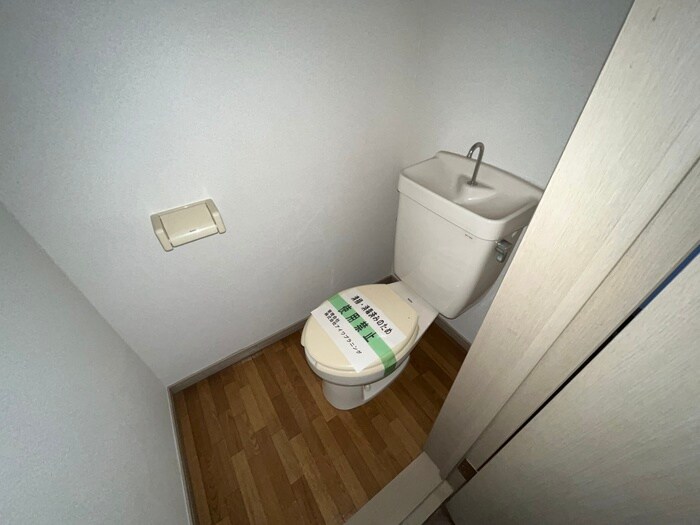 トイレ フローラパレスA