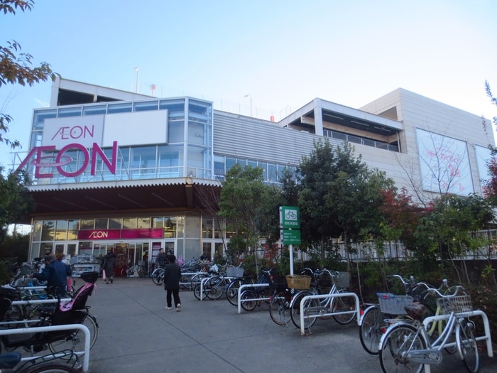 イオン横浜新吉田店(スーパー)まで422m クレスト新羽