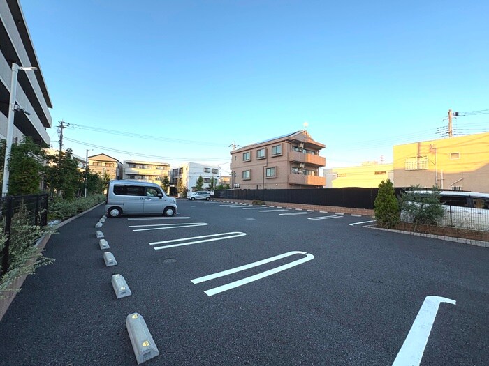 駐車場 ローレルコート