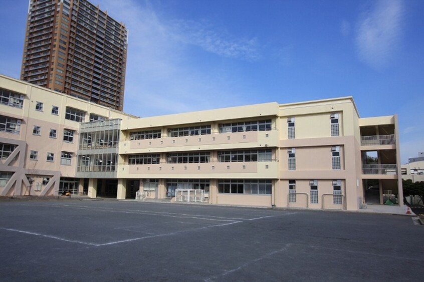 横浜市立川上北小学校(小学校)まで364m 縄マンション