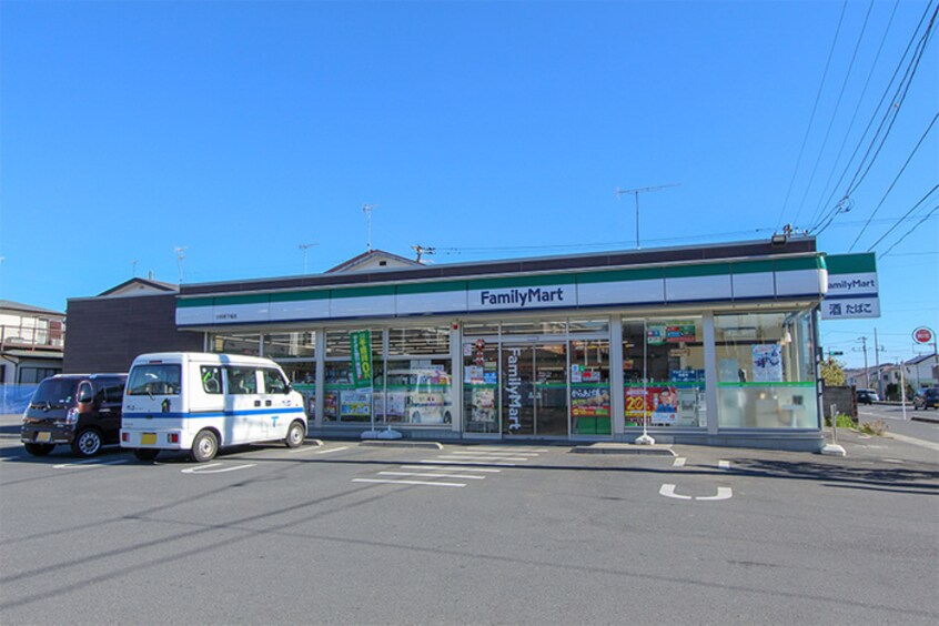 ファミリーマート下堀店(コンビニ)まで77m エスペランサ