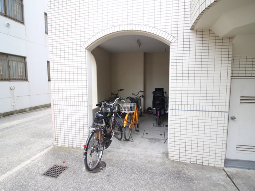 駐輪場 プリ－スメゾン御幸