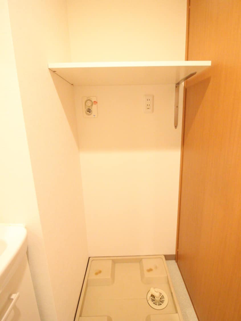 洗濯機置場 WISTERIA　KOMAZAWA