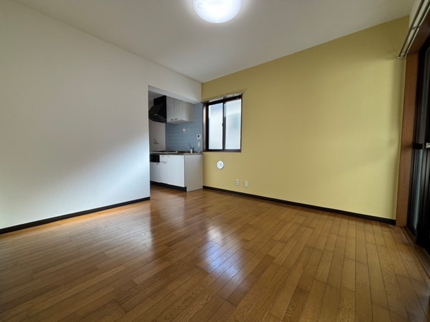 居室 CASA ELEGANTE YOKOYAMA