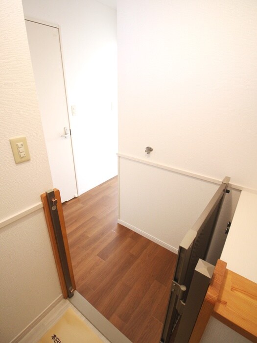 廊下 コンフォ－トグレイスＡ