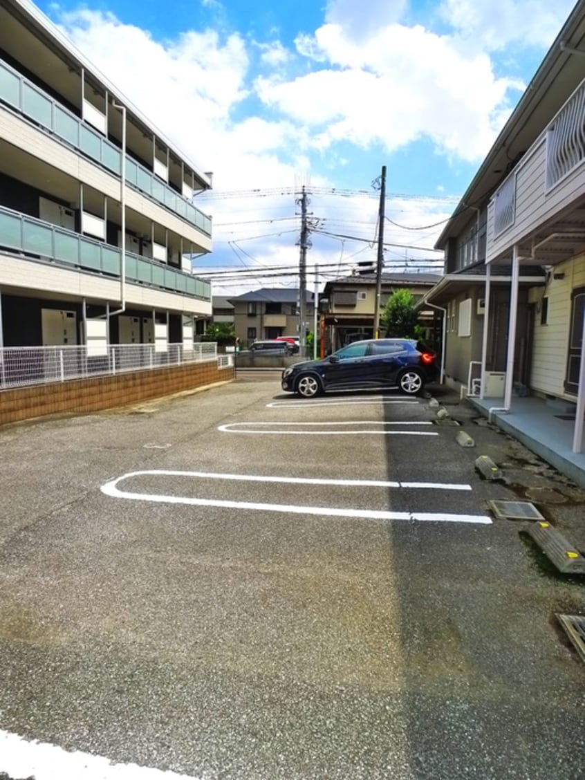 駐車場 エステートピアオリエント３