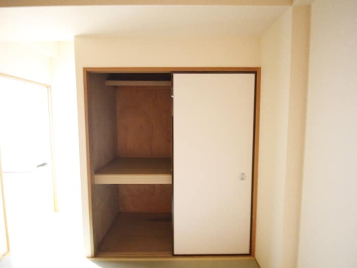 収納 ガネ－シャ