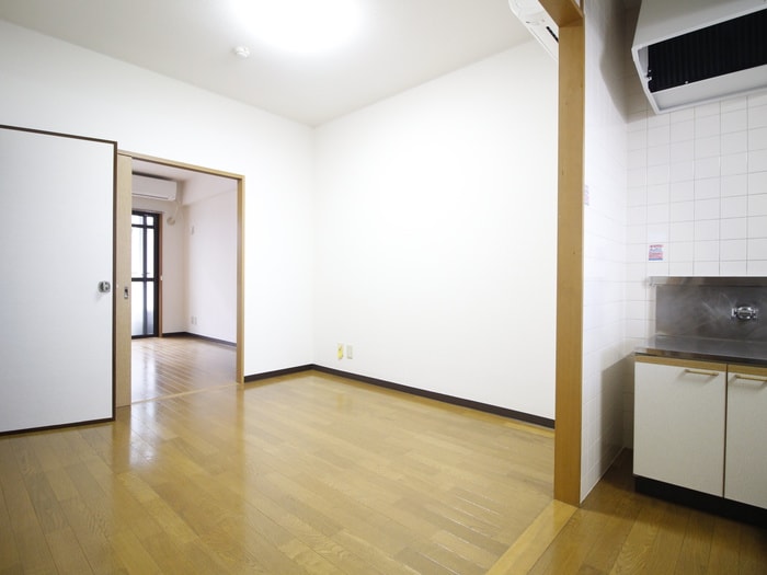 内観写真 ガネ－シャ