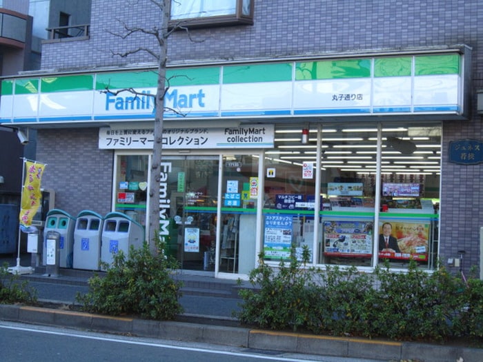 ファミリーマート(コンビニ)まで160m ガネ－シャ