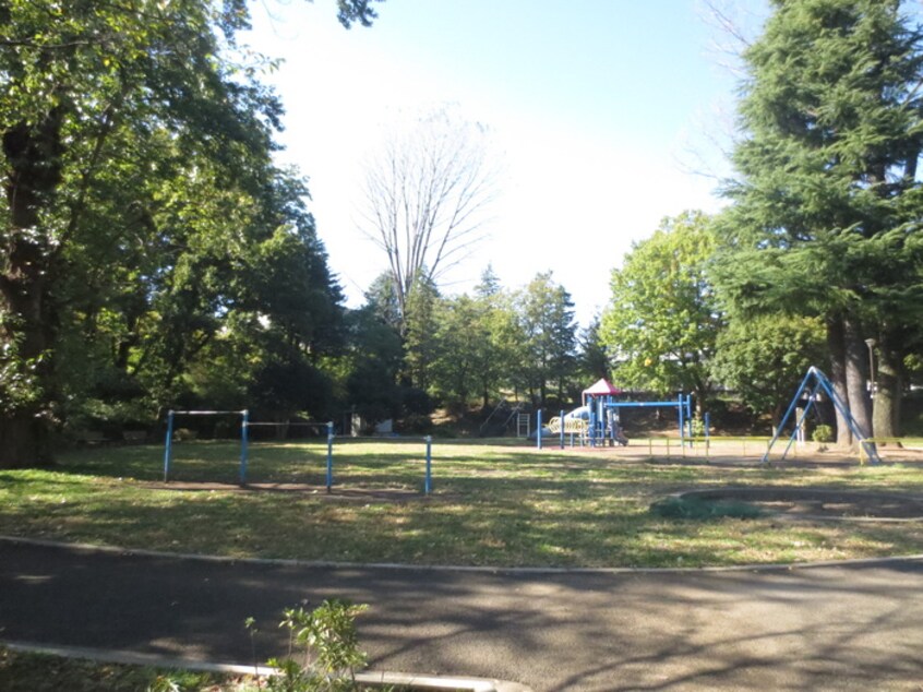 千草台公園(公園)まで700m 千草台谷本マンション