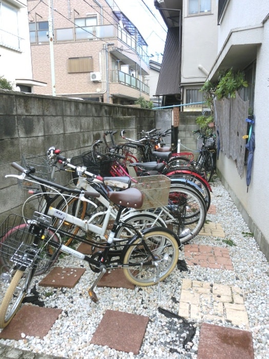 駐輪場 ボン・ボヤージュ高円寺