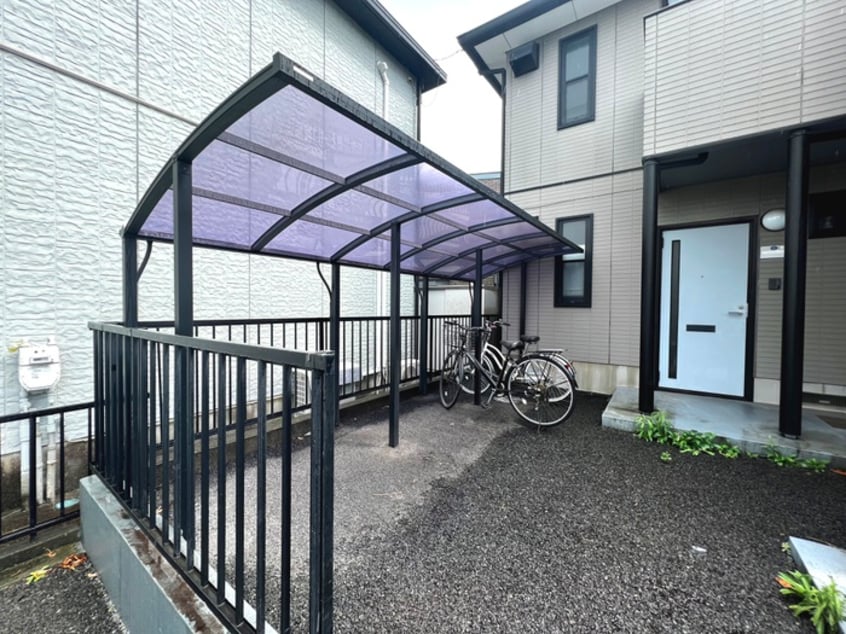 駐輪場 メイプルヴィレッジ