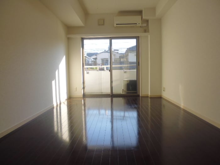 居室 Ｌ－Ｆｌａｔ白山(303)