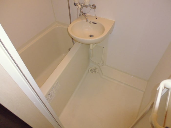 バス／シャワールーム等 Ｌ－Ｆｌａｔ白山(303)