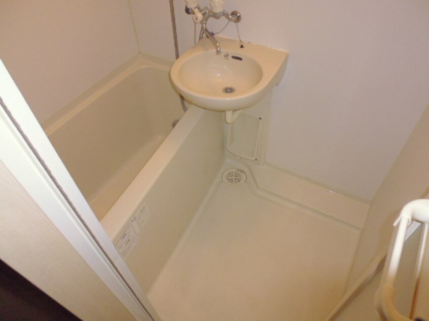 バス／シャワールーム等 Ｌ－Ｆｌａｔ白山(303)