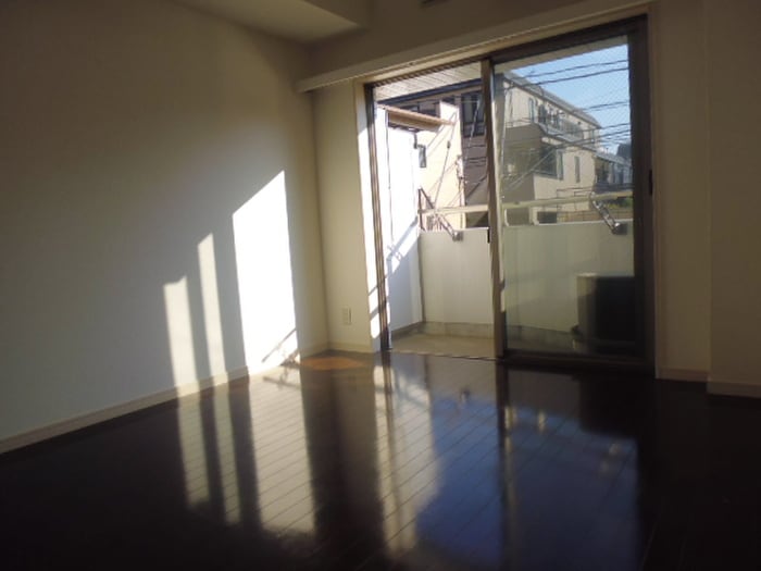 居室 Ｌ－Ｆｌａｔ白山(303)