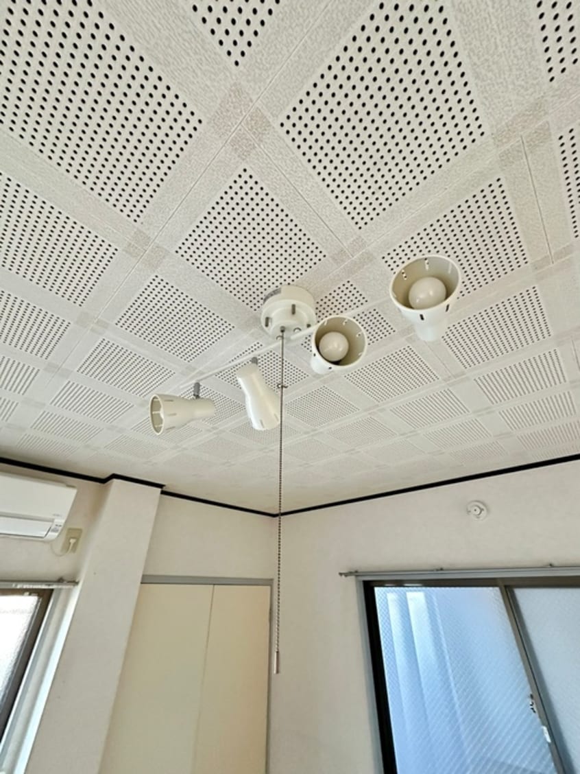 内観写真 ファミ－ル鈴木